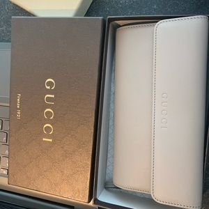 Gucci zip Wallet